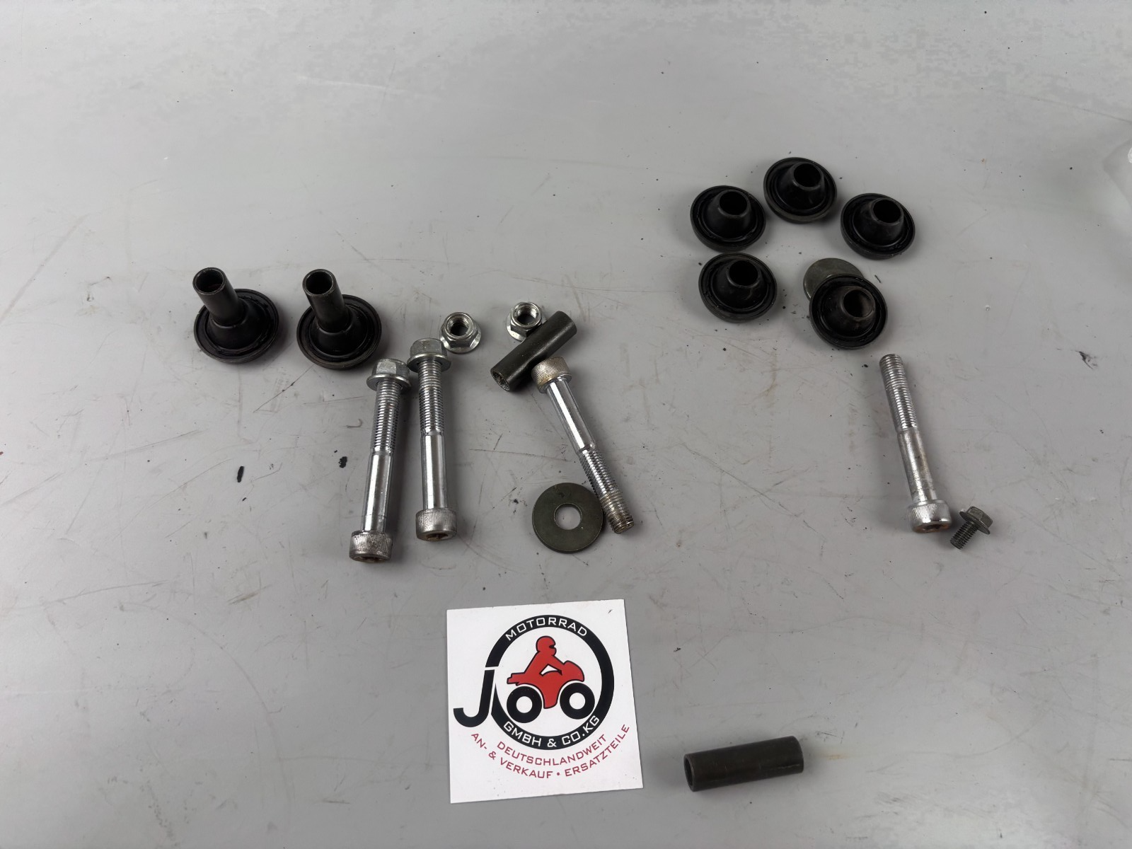 Suzuki GSX 750 F AK11 Gabelbrücke Schrauben Screws