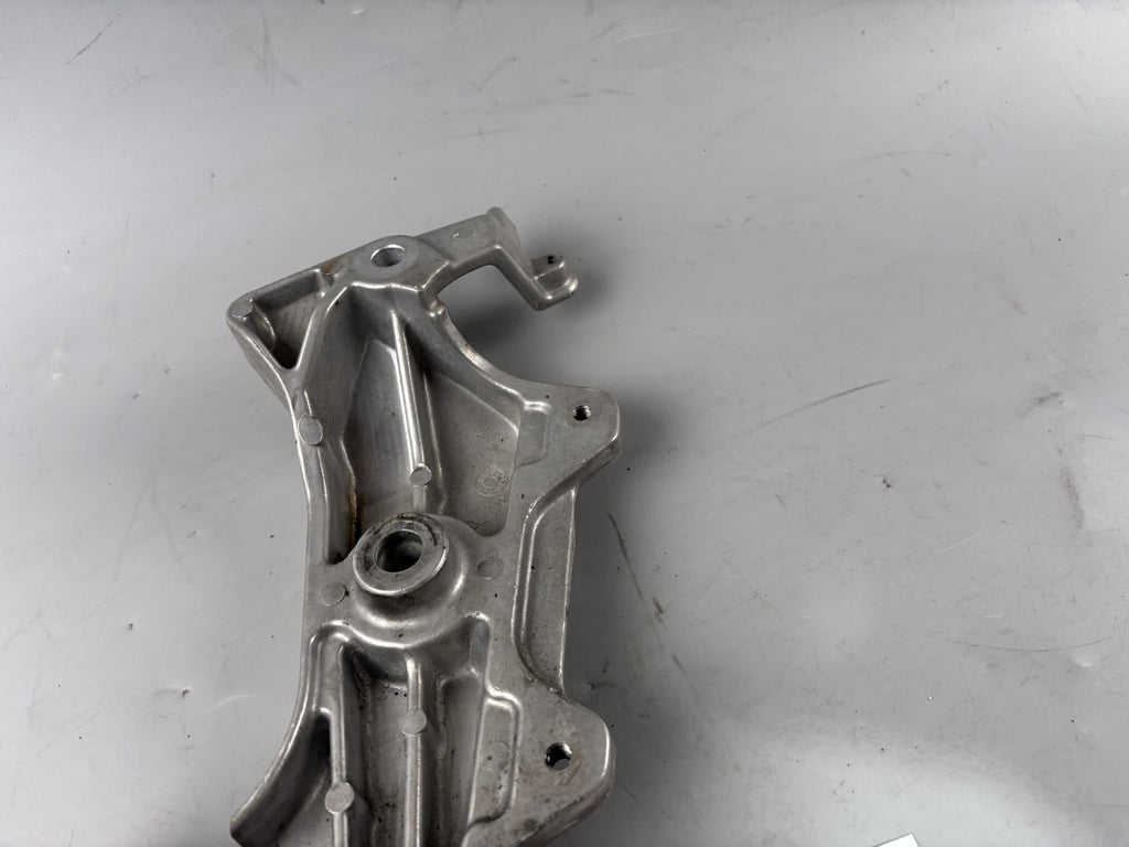 Honda CB 600 F Hornet PC34 Schwinge Drehzapfen Halterung rechts Holder Swing
