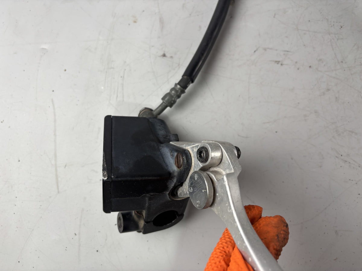 Suzuki GSX 750 AE Inazuma Bremse Bremsanlage Brake Sattel Pumpe vorn front