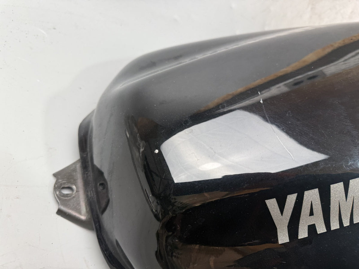Yamaha XJ 900 Diversion 4KM Tank Benzintank Kraftstofftank Fuel Gas Gasoline