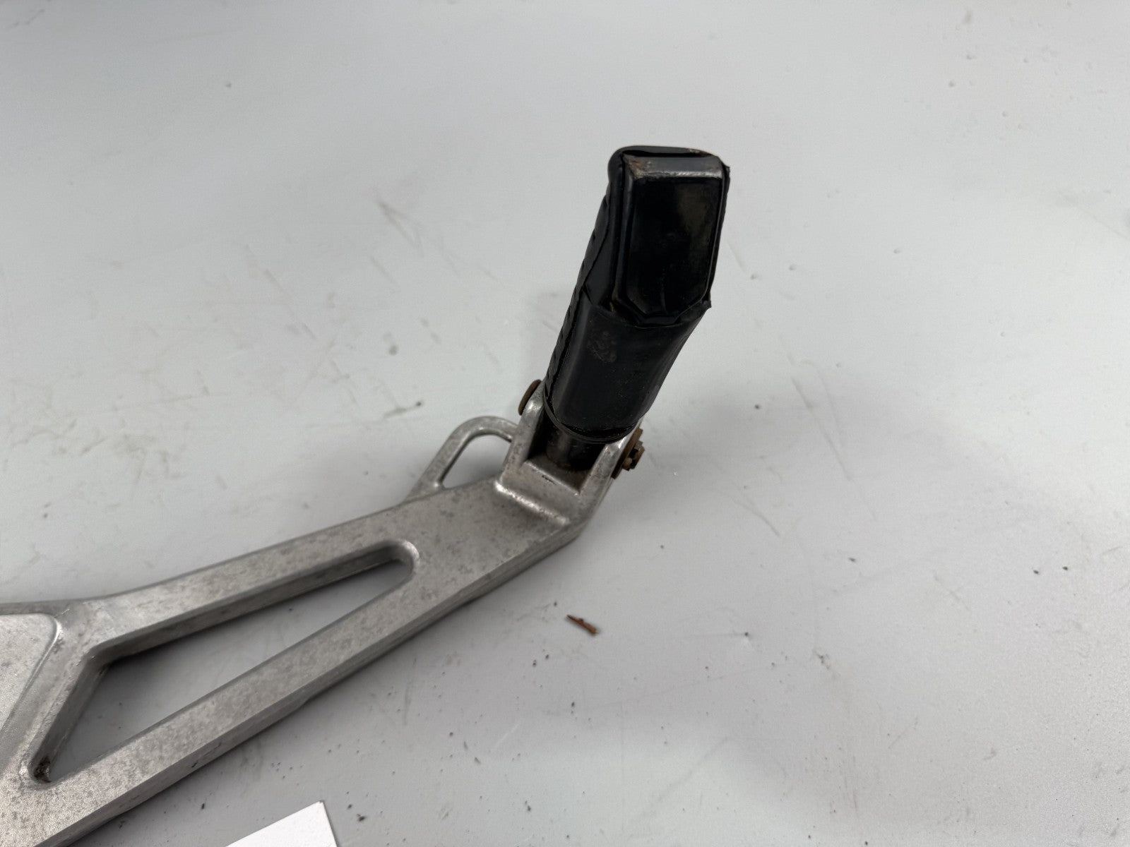 Honda CB500 PC26 Fußrastenanlage Fußraste Footstep Hangers links left