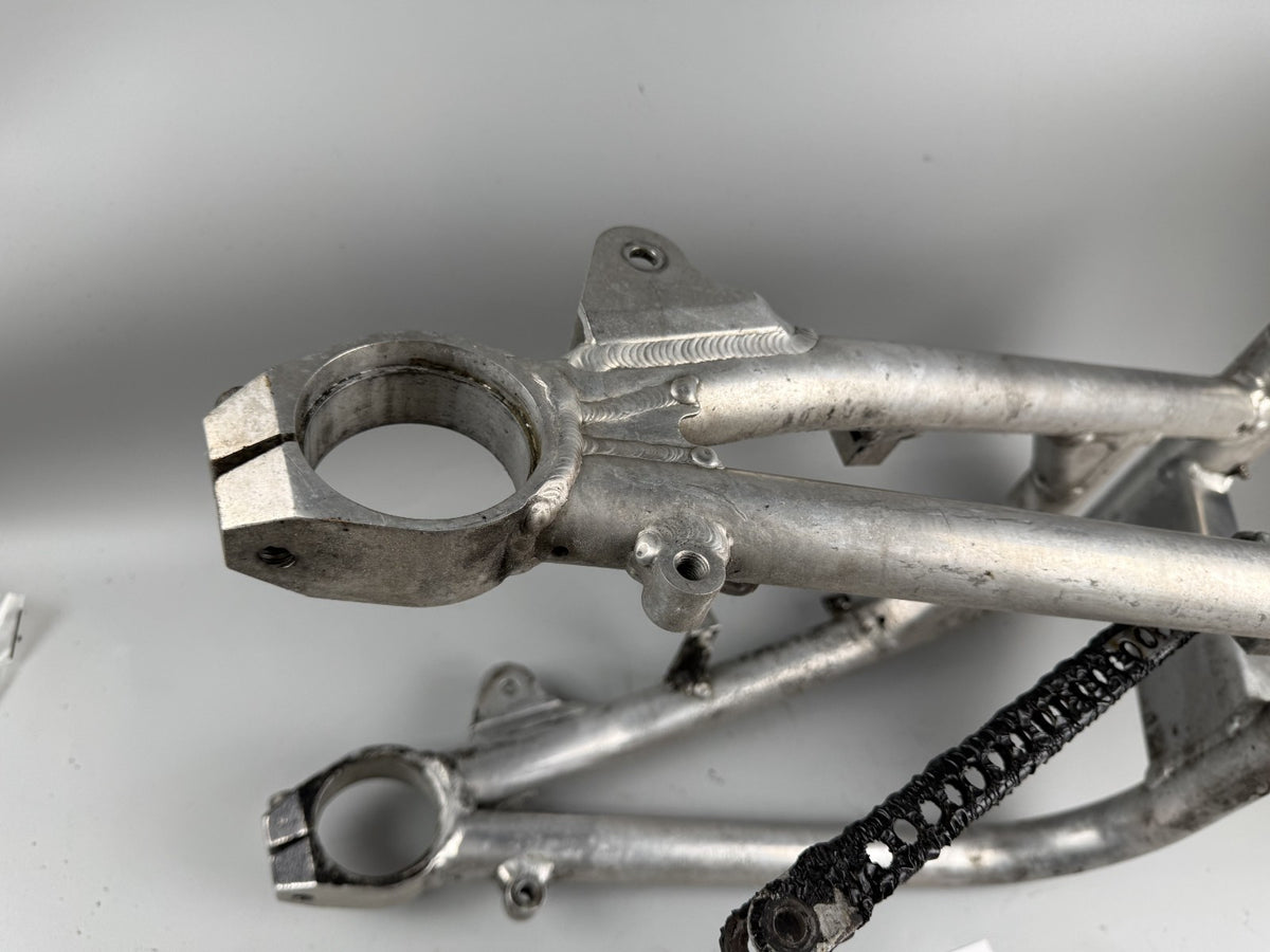 Kawasaki ZRX 1100 ZRT10C Schwinge Schwingenarm Swing Aufhängung