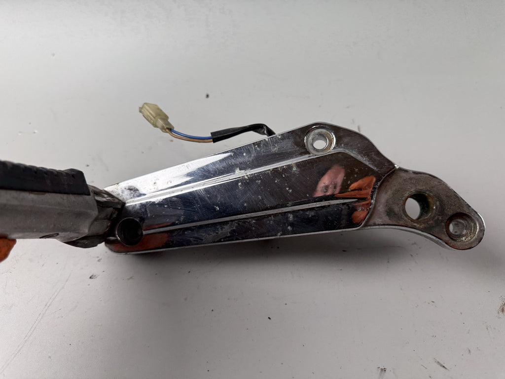 Kawasaki ZL600 Eliminator Fußrastenanlage Foot Step Hangers rechts right