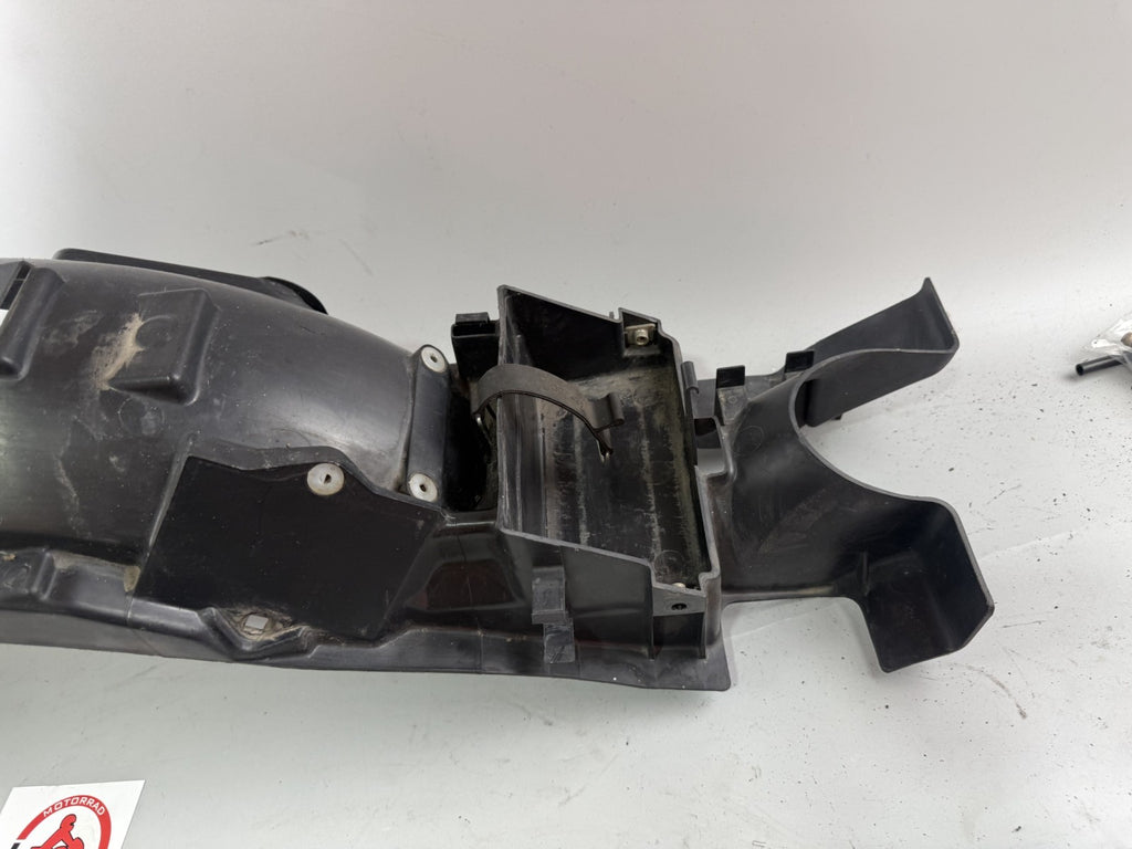 Yamaha XJ 600 Diversion 4BR 4LX Heckuntersicht unter Verkleidung Radlauf Fender
