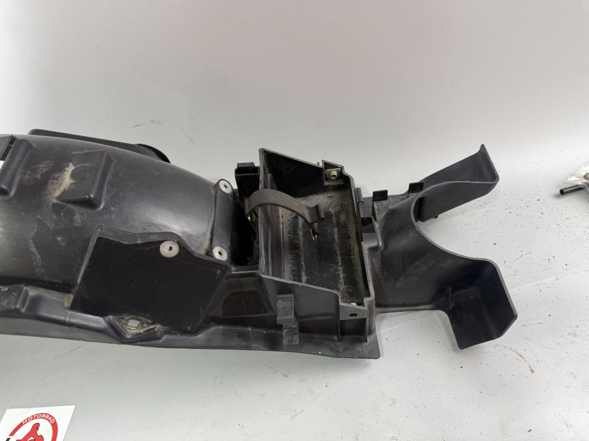 Yamaha XJ 600 Diversion 4BR 4LX Heckuntersicht unter Verkleidung Radlauf Fender