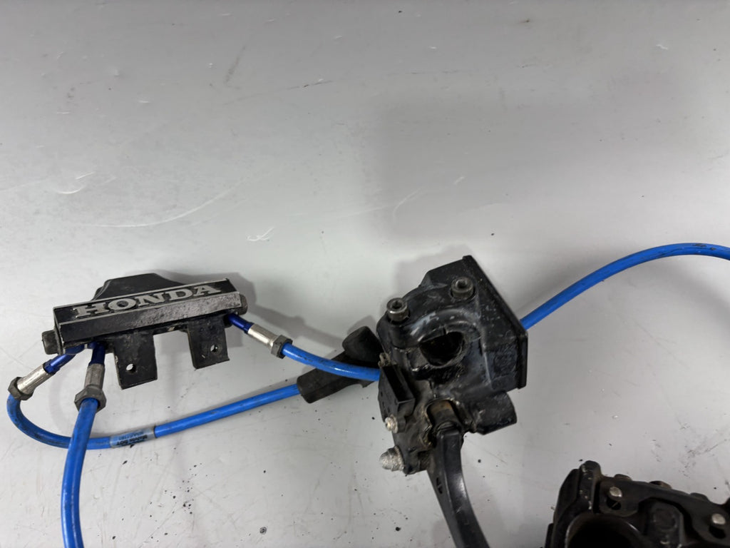 Honda CBX 650 E RC13 Bremsanlage vorne front Brake Bremssattel Pumpe