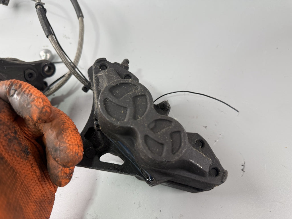 Suzuki GSX - R 1100 GV73C Bremsanlage Bremse Brake Sattel Pumpe vorne front