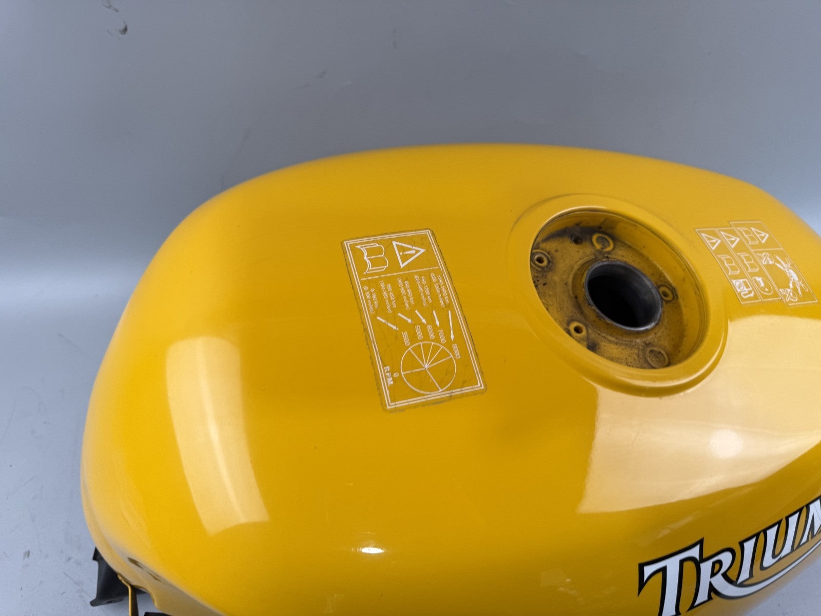 Triumph Daytona 1200 T300D Tank Benzintank kraftstofftank Treibstofftank Fuel Ga