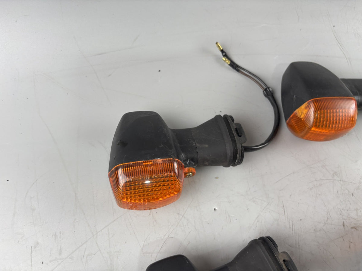 Yamaha FZS600 Fazer RJ02 Blinkerset Blinkerpaar Lighters Turn Signal Licht
