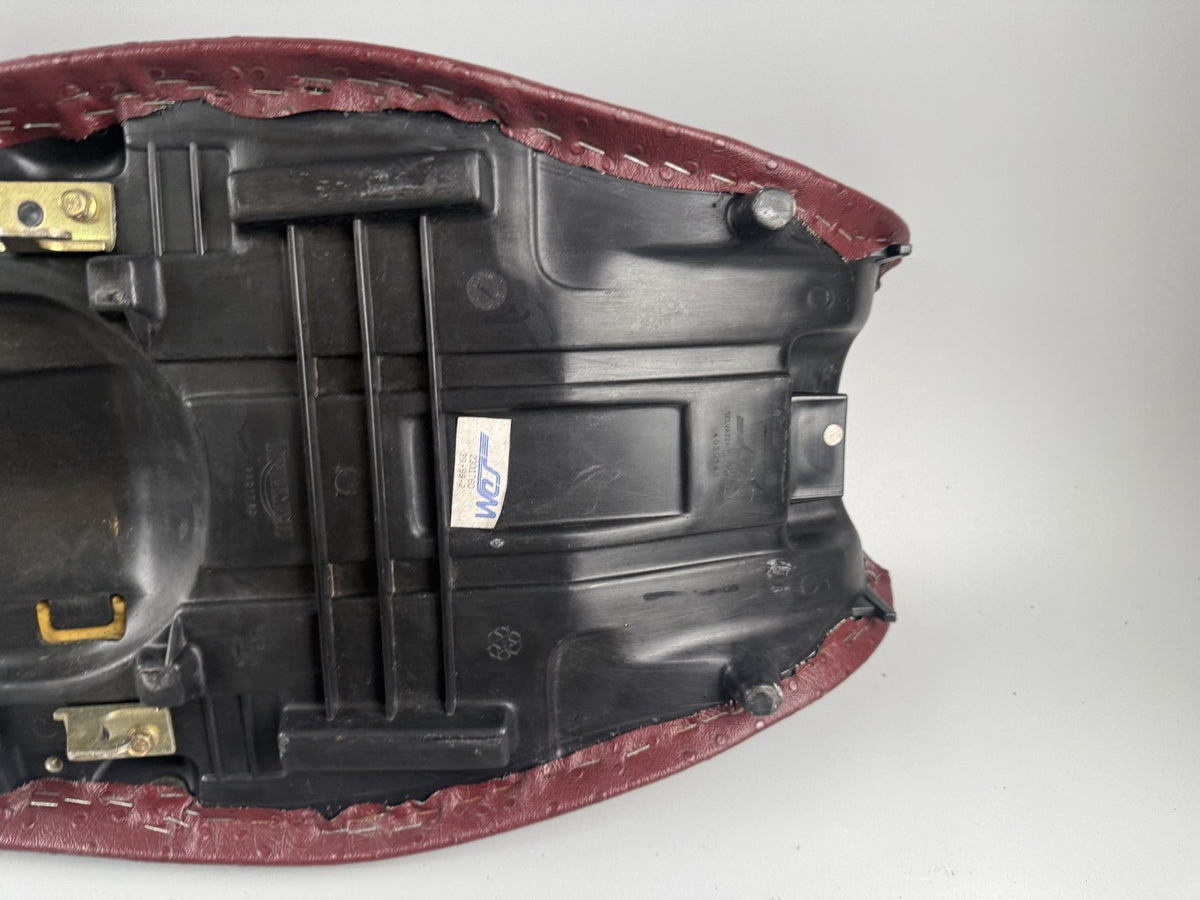 Triumph Sprint 955i ST T695 Sitzbank Seat Sitz Sitzkissen Sitzpolster