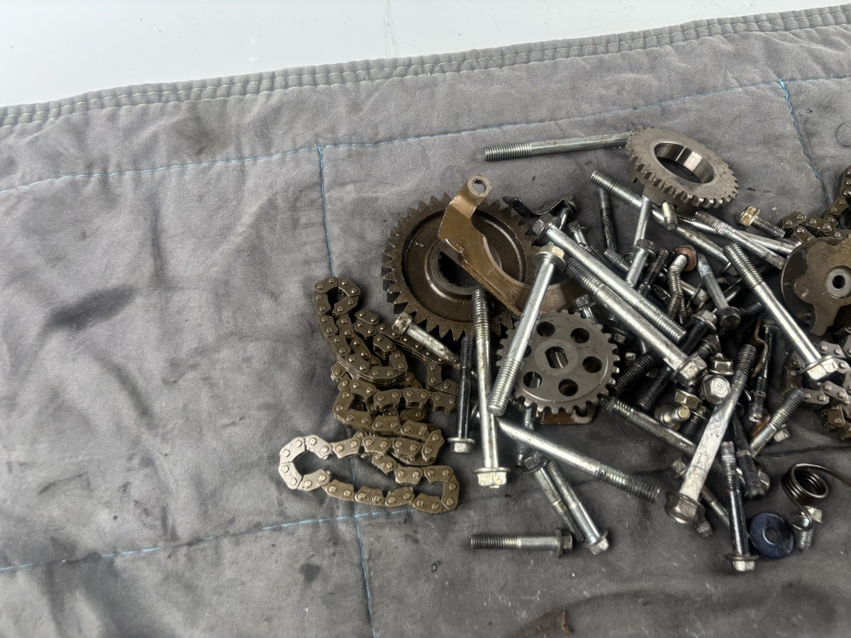 Honda Transalp XL 600 V PD06 Screws Schrauben Reste Zahnräder