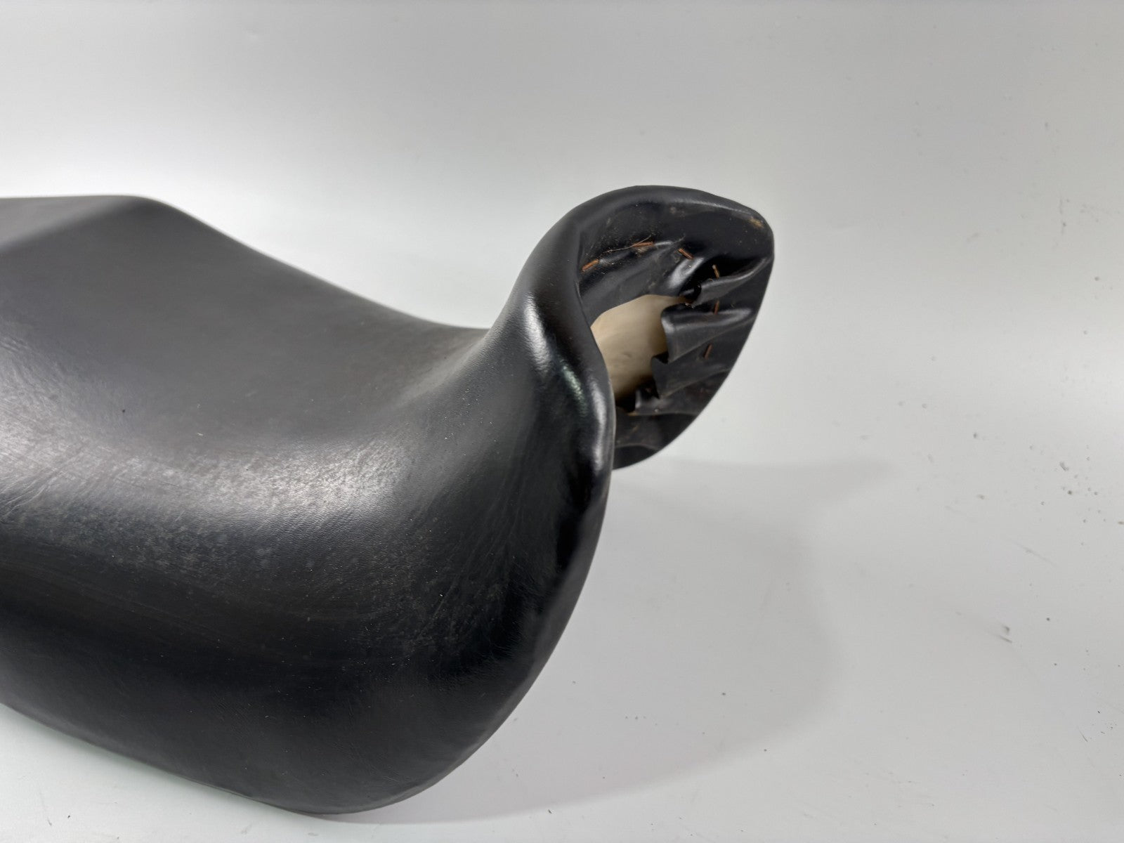 Kawasaki EX500D GPZ500S Sitzbank Seat Sitz Polster Leder Bezug Polster