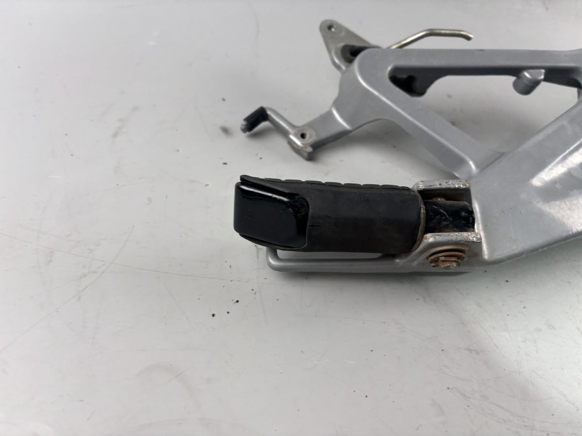 Honda SLR 650 Vigor FX 650 RD09 Fußrastenanlage Foot Step Hangers rechts right