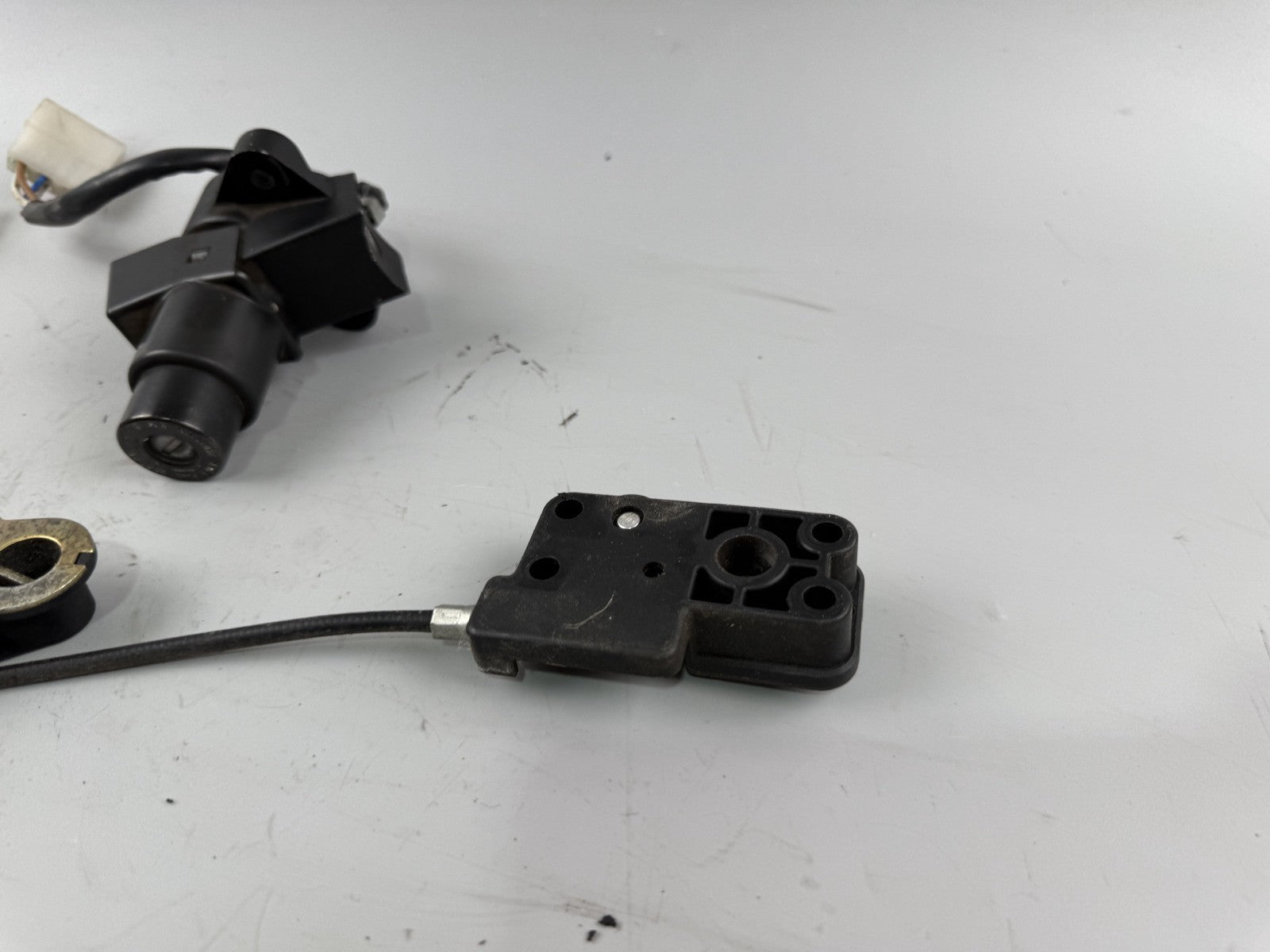 Kawasaki ZR-7 ZR750F Schlosssatz Key Lock Tankschloss Sitzbankschloss Set