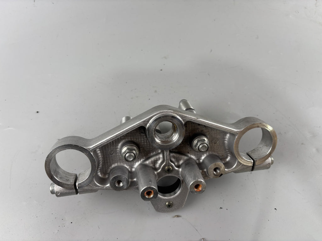 Suzuki SV650 N AV Gabelbrücke ABM Bridge Verbindung oben obere