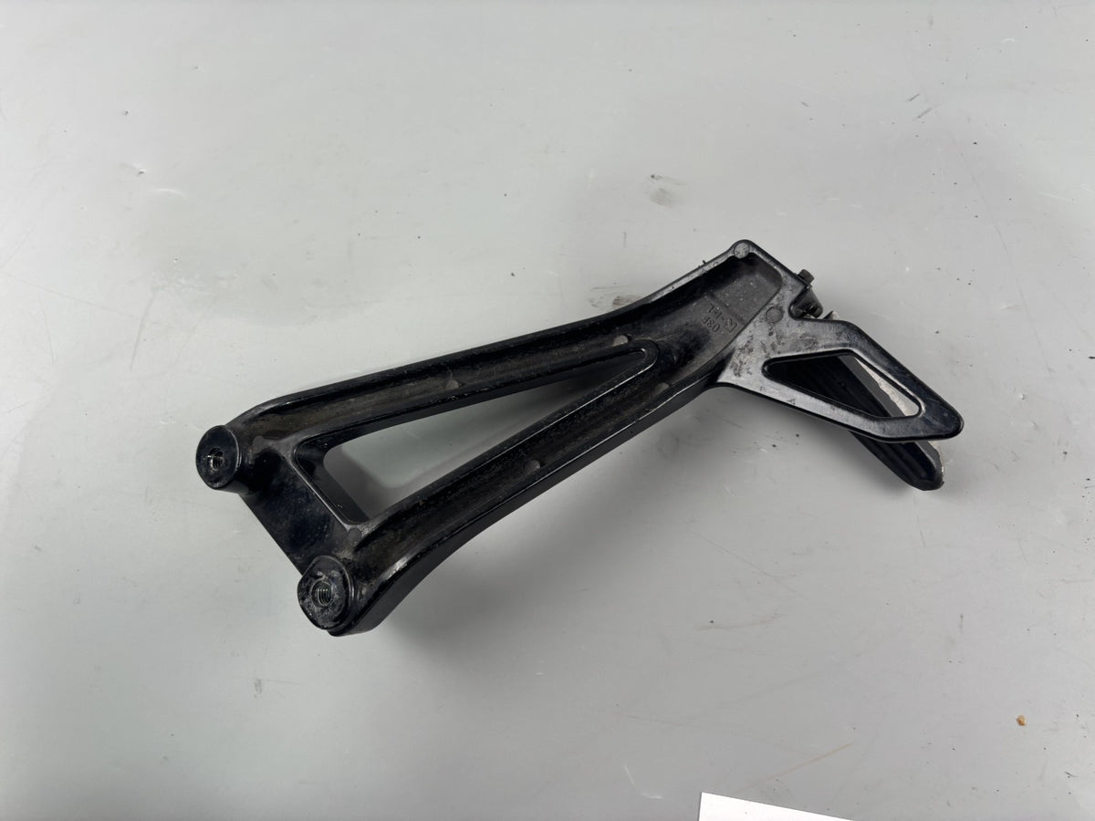 Suzuki GSX 1200 A3 Inazuma Fußraste Soziusfußraste Beifahrer hinten back links