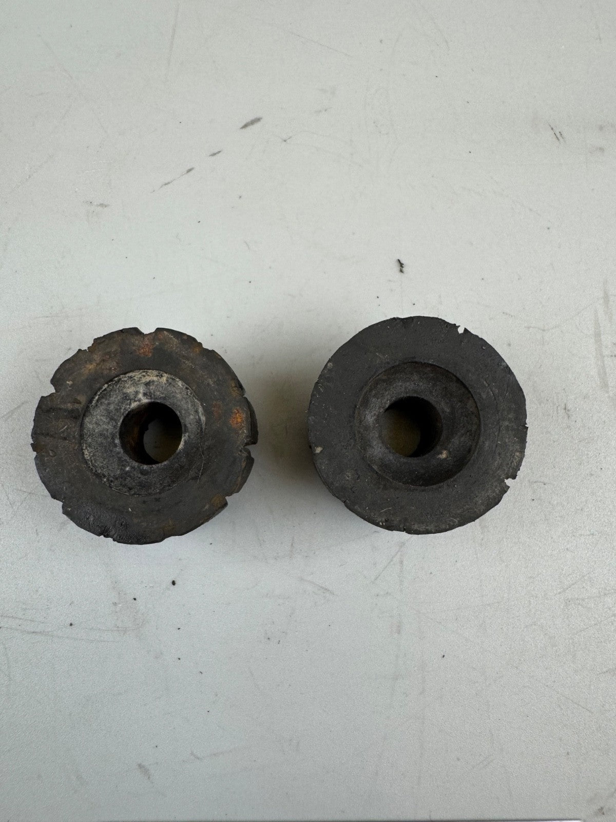 Honda CB 450 N PC14 Tankgummi Rückdämpfer Gummi Benzintank Dämpfer