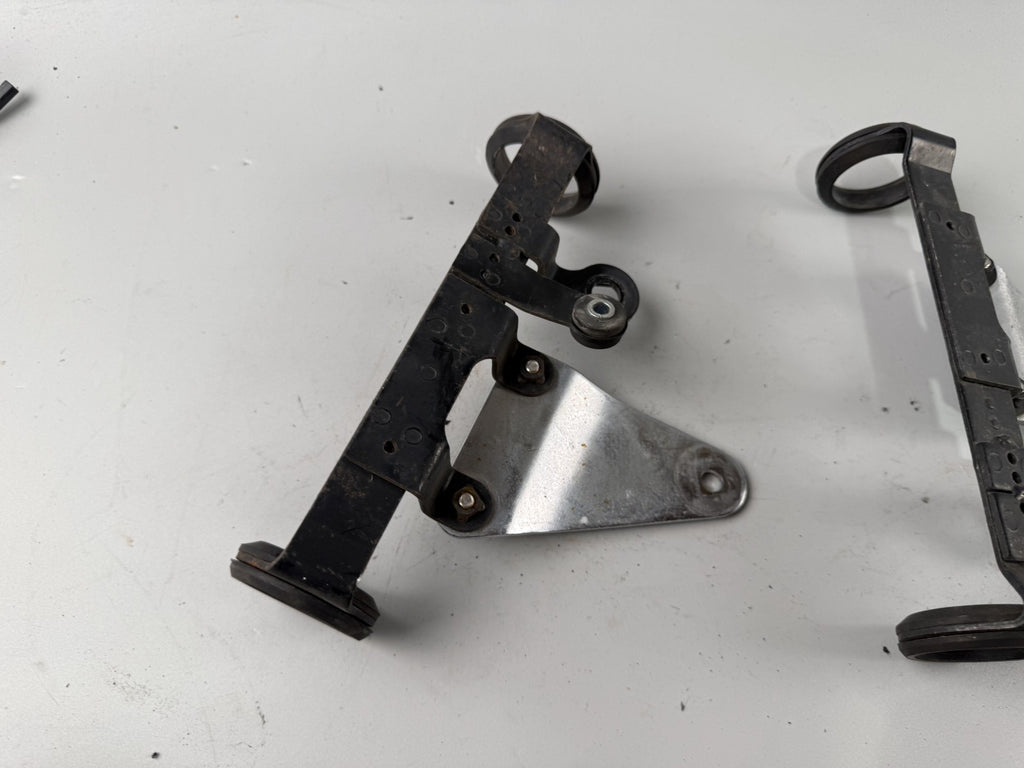Suzuki GSF600 GN77B Bandit Scheinwerfer Halter headlight holder