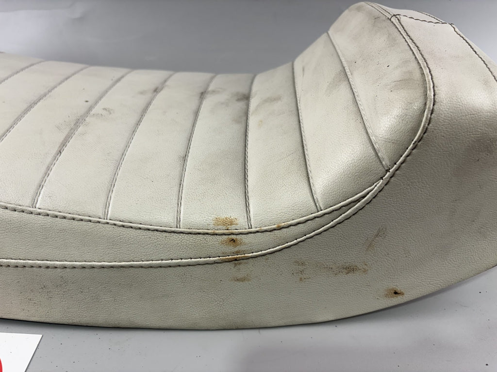 Honda VF 750 F RC15 Sitzbank Seat Sitz Sitzkissen Giuliari Weiß