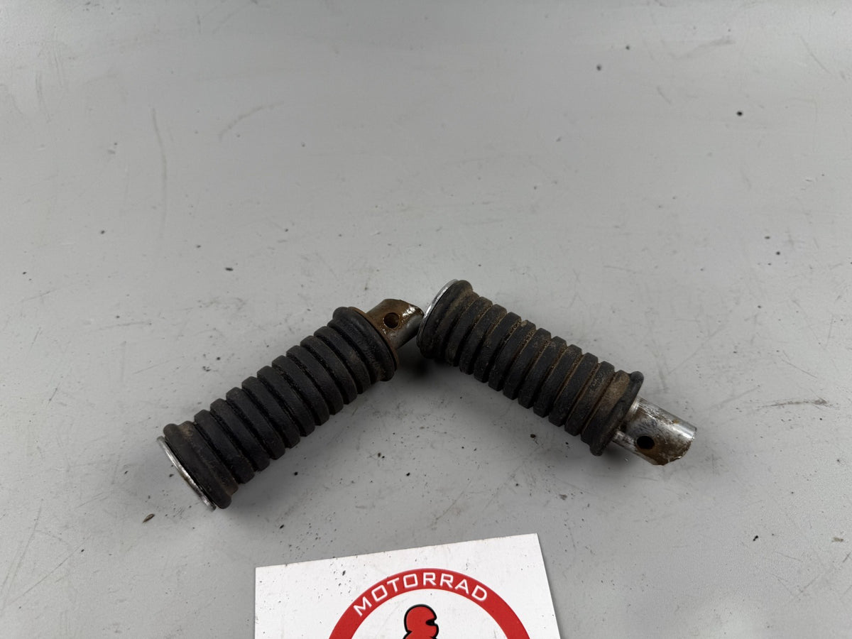 Suzuki GN250 NJ42A Fußraste Foot Hangers Step Soziusfußraste back hinten
