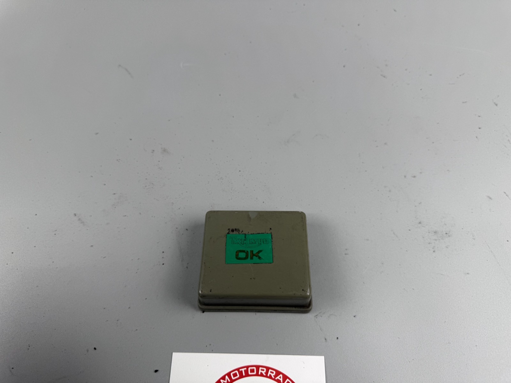 Triumph Sprint 955i ST T695 Sicherungskasten Deckel Cover Fusebox