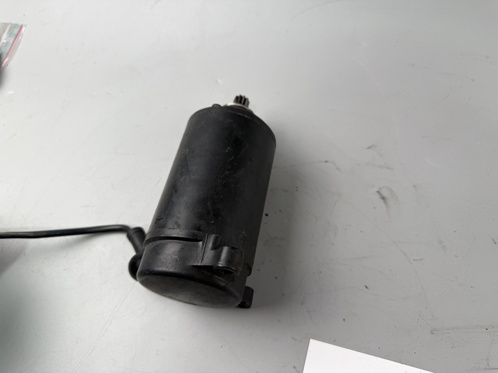 Triumph Speed Triple 900 T300B Anlasser Starter Electric Motor Engine
