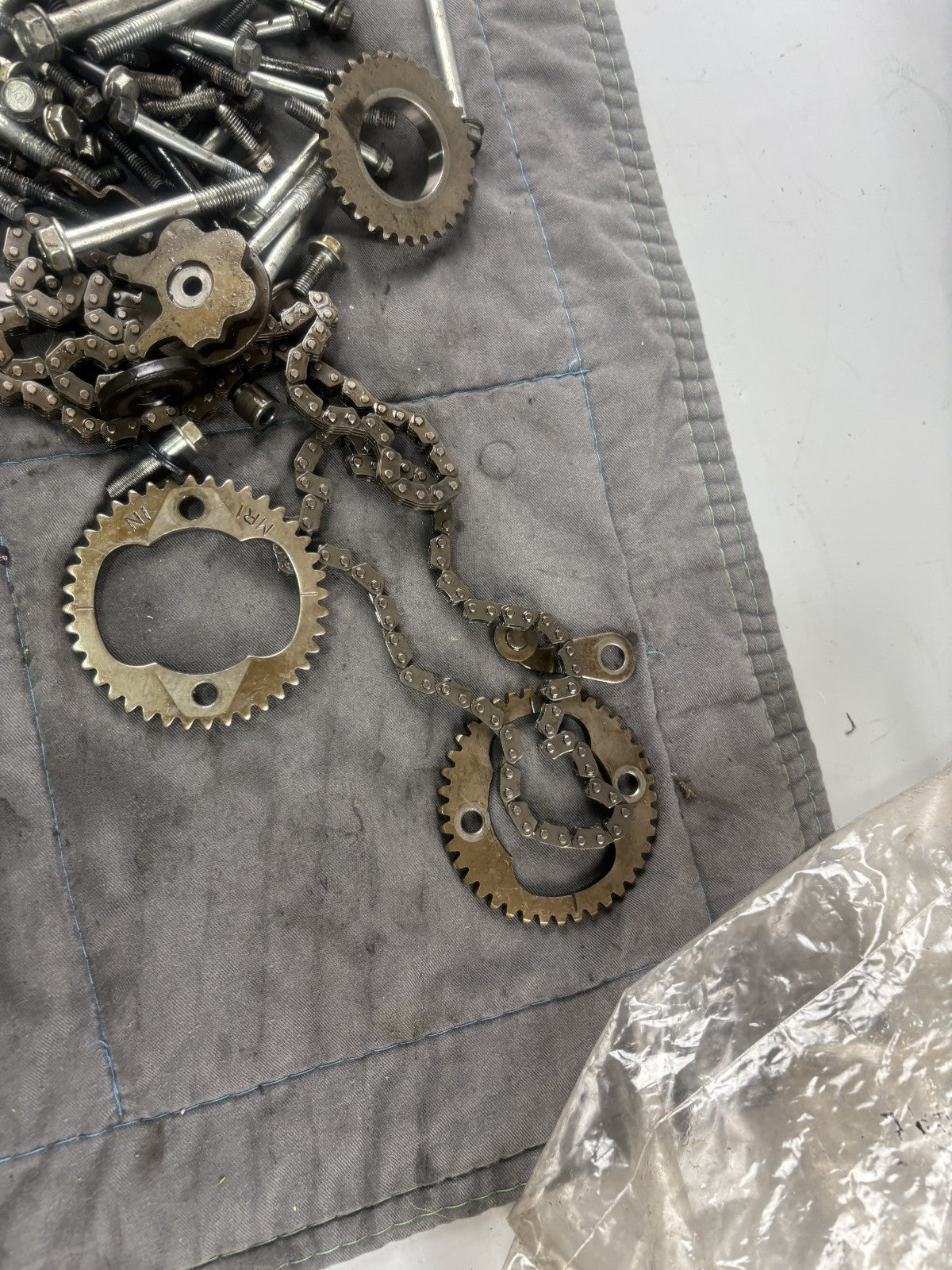 Honda Transalp XL 600 V PD06 Screws Schrauben Reste Zahnräder