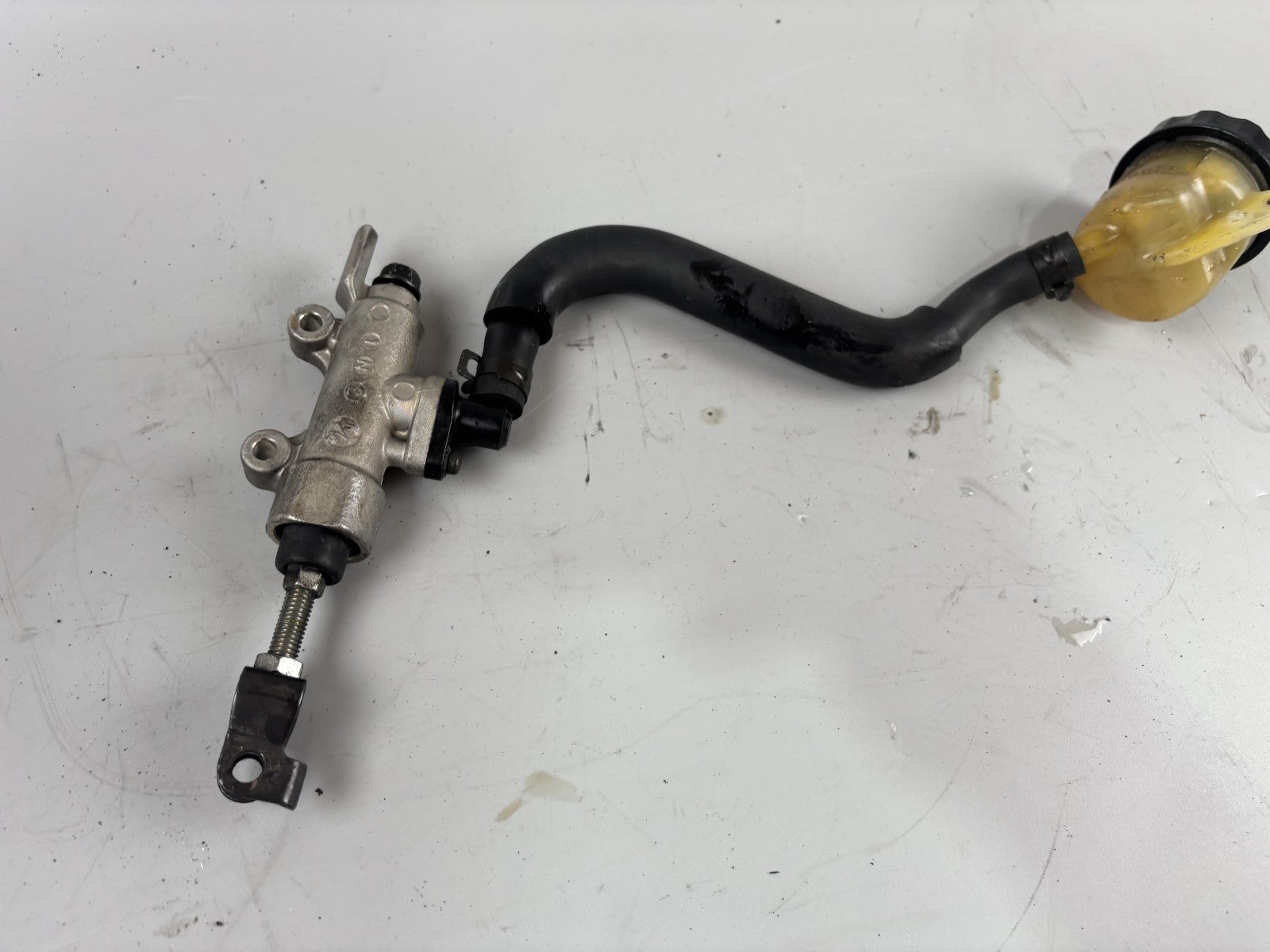 Honda VFR800 RC46/2 VTEC Bremspumpe Pump Brake hinten back