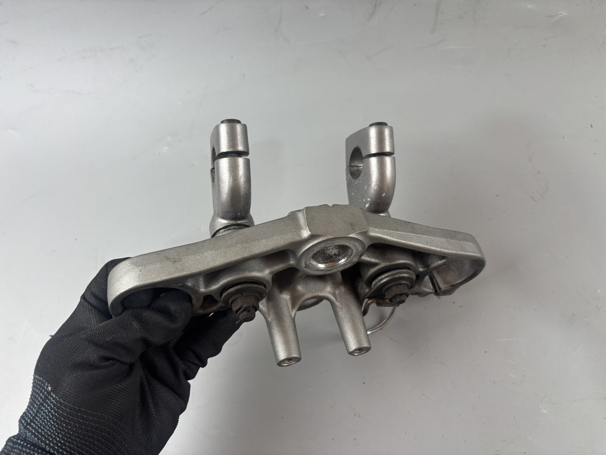 Yamaha TDM 850 3VD Gabelbrücke bridge Verbindung Gabel oben obere