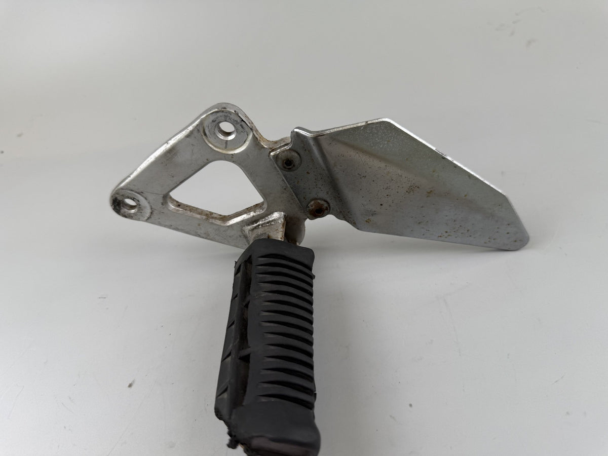 Suzuki GS500E GM51B Fußraste komplett Food Hangers Step links left Footpad
