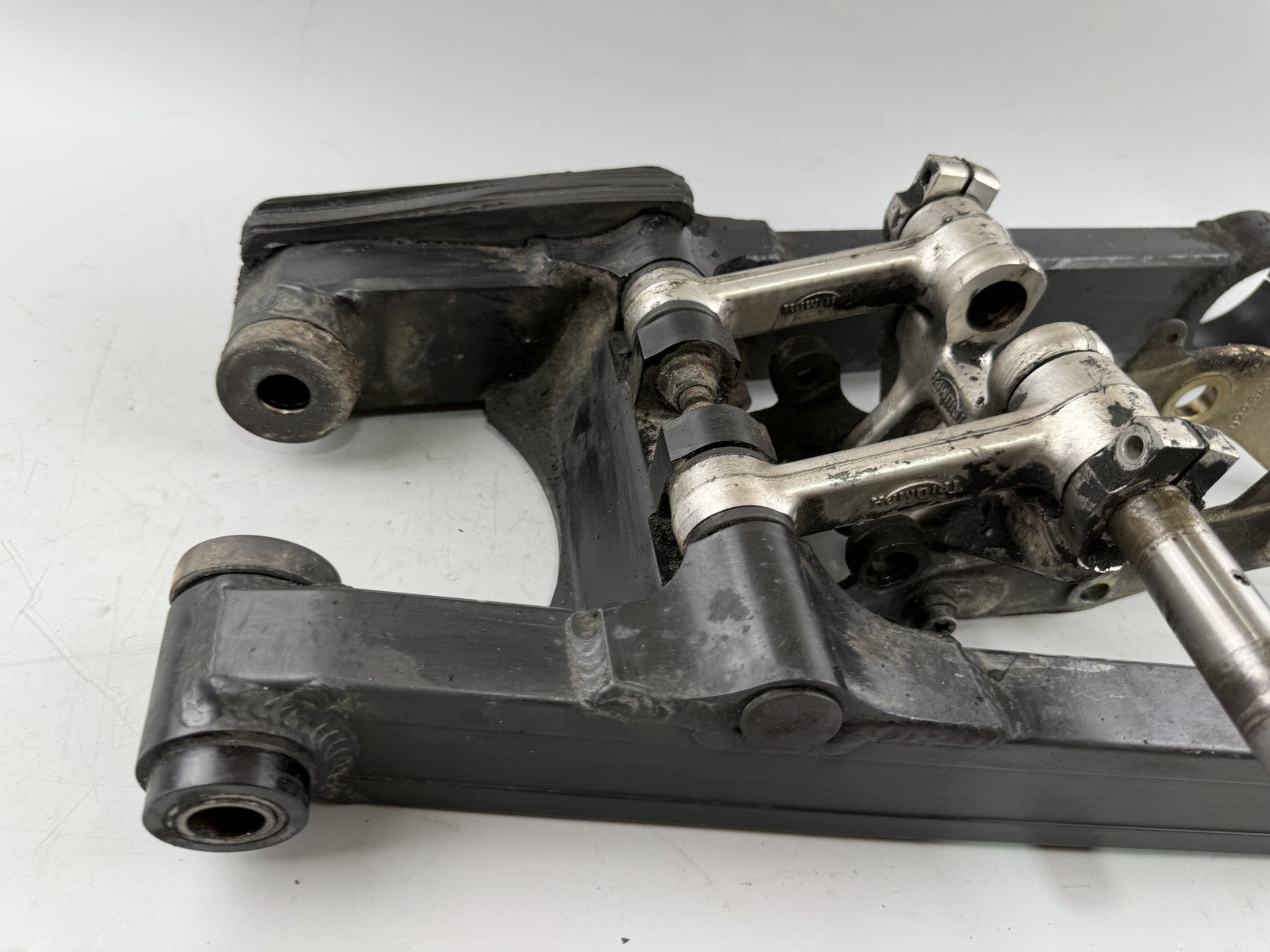 Triumph Daytona 1200 T300D Schwinge Schwingarm Swing Antrieb Aufhängung