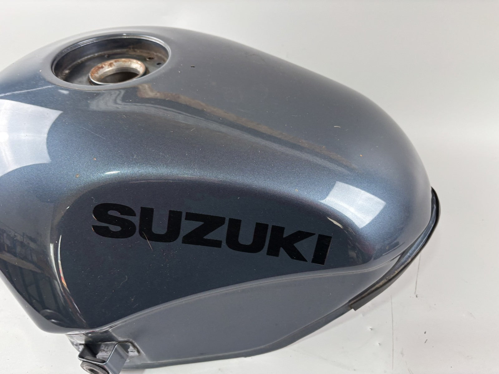 Suzuki GSX 750 F AK11 Benzintank Kraftstofftank Benzintank Fuel Gas Gasoline