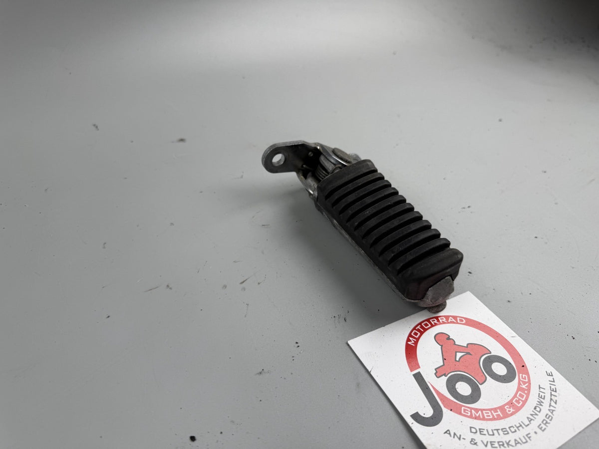 Kawasaki GPZ 900 R ZX 900 A Ninja Fußrasten Fußraste Steps Hanger vorne links