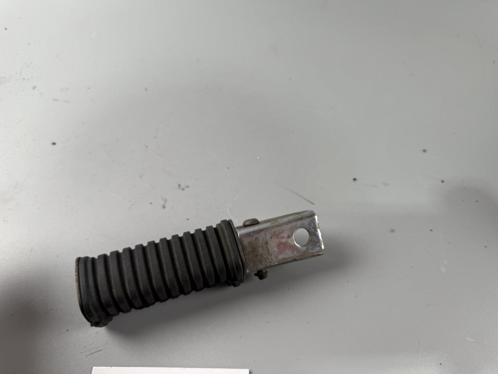 Yamaha XS 400 12E Fußraste Soziusfußraste Foot Step Hangers left links