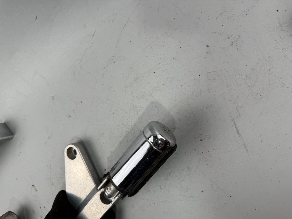 Honda CMX450 Rebell PC17 Fußraste Foot Stp Hangers hinten rechts back