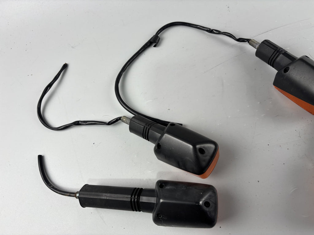 Suzuki GSF600 GN77B Blinkerset Blinkerpaar Turn Signal Lighters vorne hinten