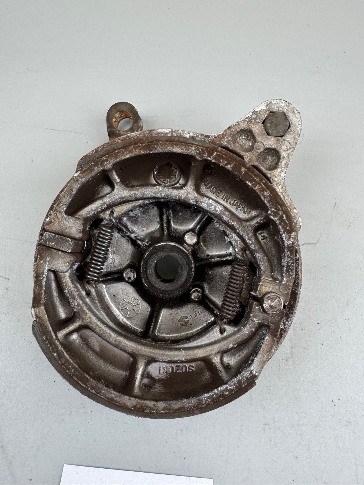 Suzuki DR 125 SF44A Bremstrommel Trommelbremse Bremsankerplatte Bremse hinten