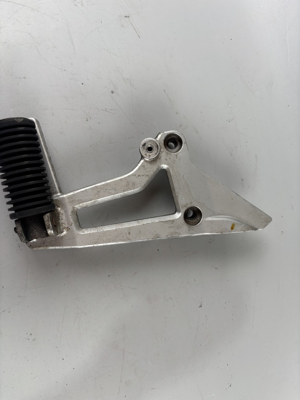 Suzuki DR 800 S DR BIG SR43 A/B Soziusfußraste Beifahrerfußraste Hanger rechts