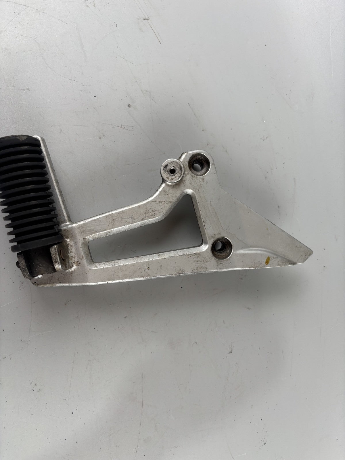Suzuki DR 800 S DR BIG SR43 A/B Soziusfußraste Beifahrerfußraste Hanger rechts