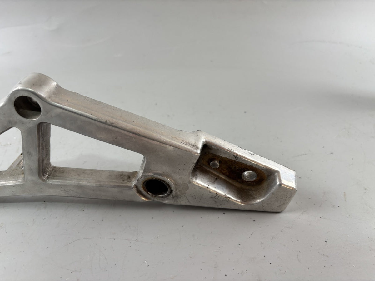Honda CBX 650 E RC13 Fußraste Fußrastenhalteplatte Hanger Step rechts right