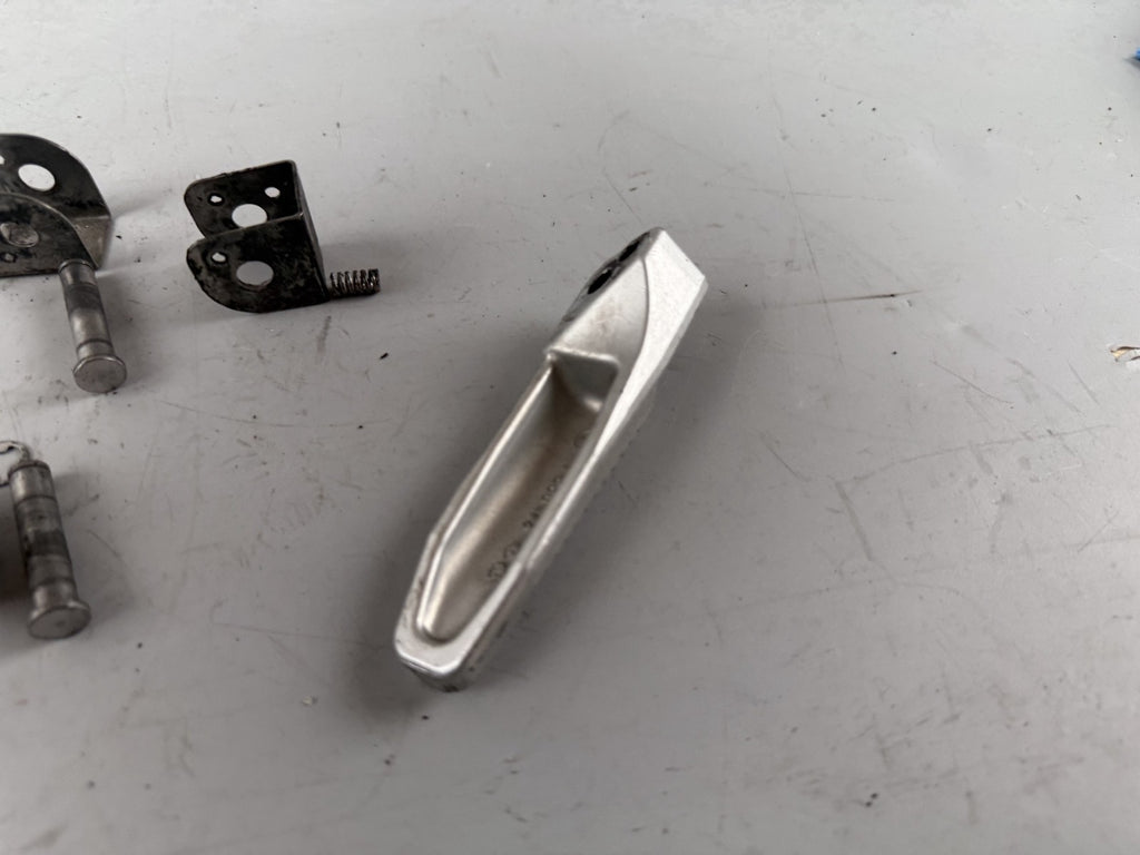 BMW K 1200 S K40 Soziusfußrasten Beifahrer Fußraste Step Hanger Foot