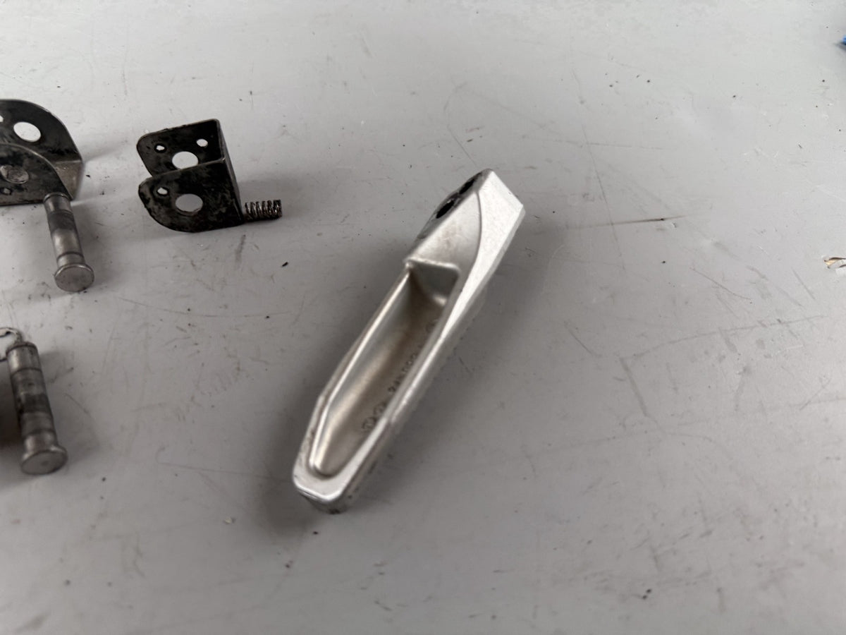 BMW K 1200 S K40 Soziusfußrasten Beifahrer Fußraste Step Hanger Foot