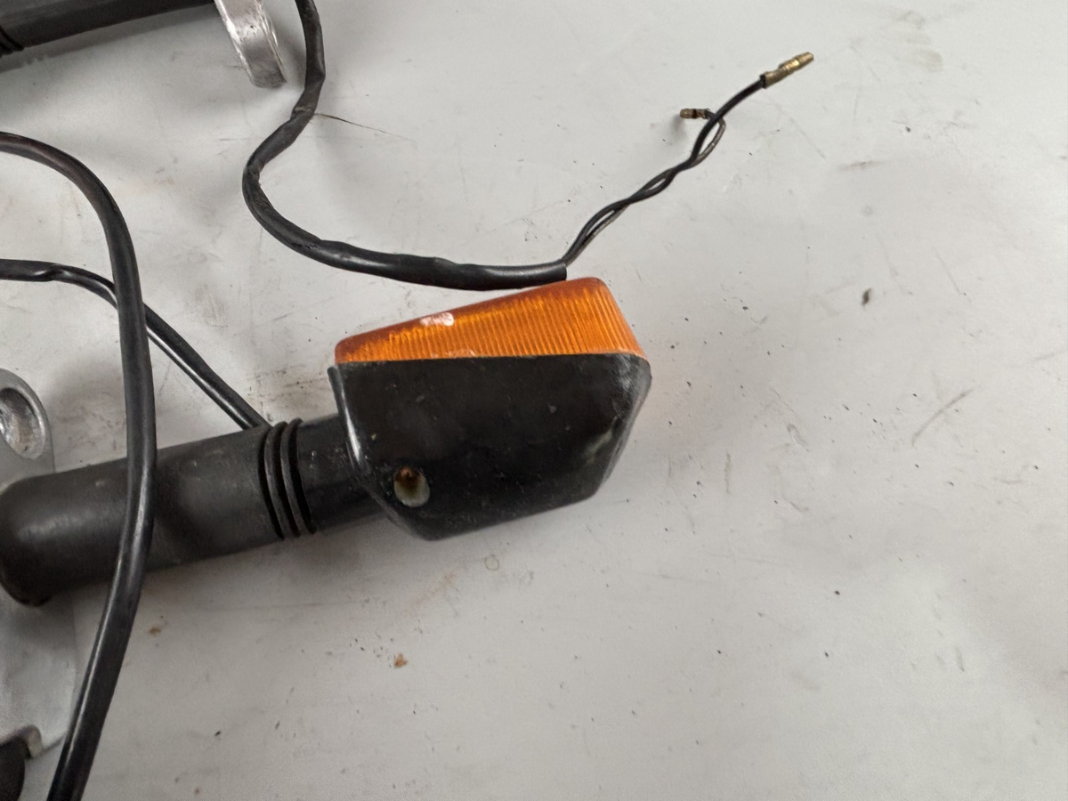 Honda CBX 650 E RC13 Blinkerset Blinkerpaar Signal Turn vorne hinten Halter