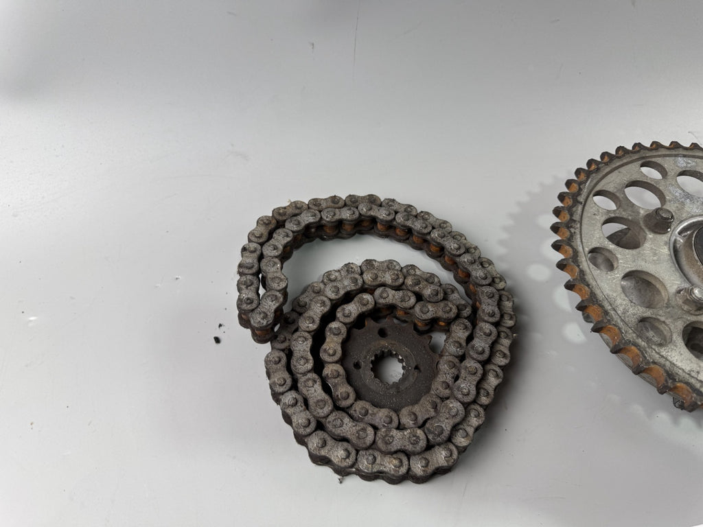Suzuki GSF600 GN77B Bandit Kettensatz Kettenkit Chain Kette Kettenradträger