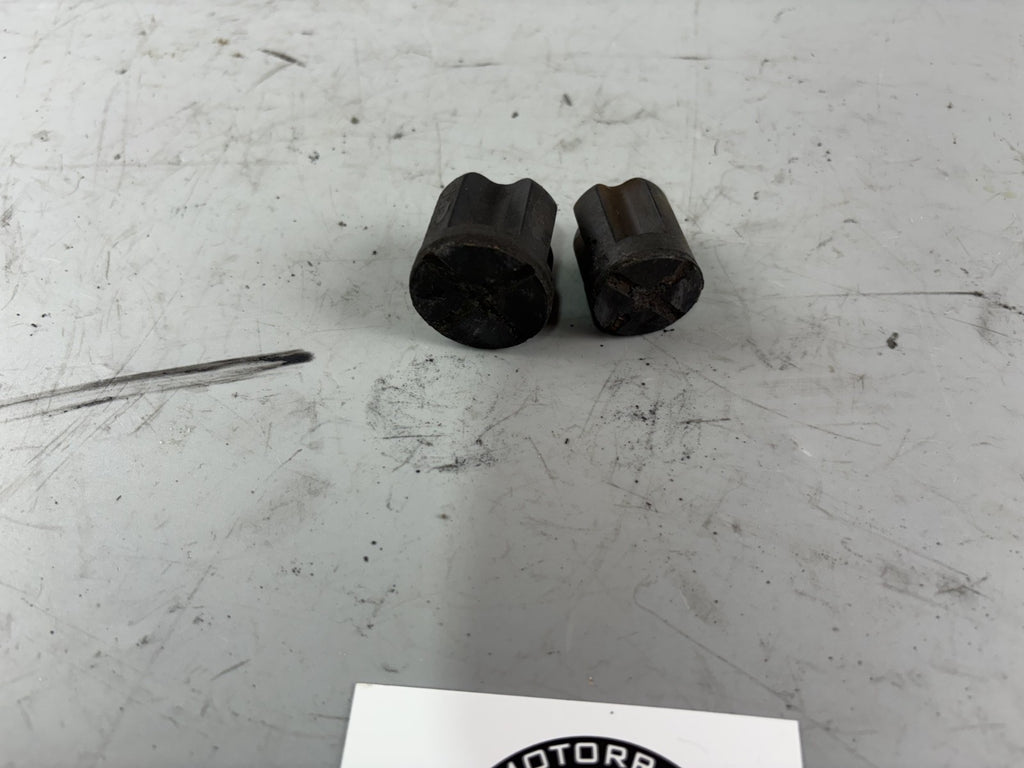Suzuki VX 800 VS51B Gummis Tankgummi Rubber Holder Halte