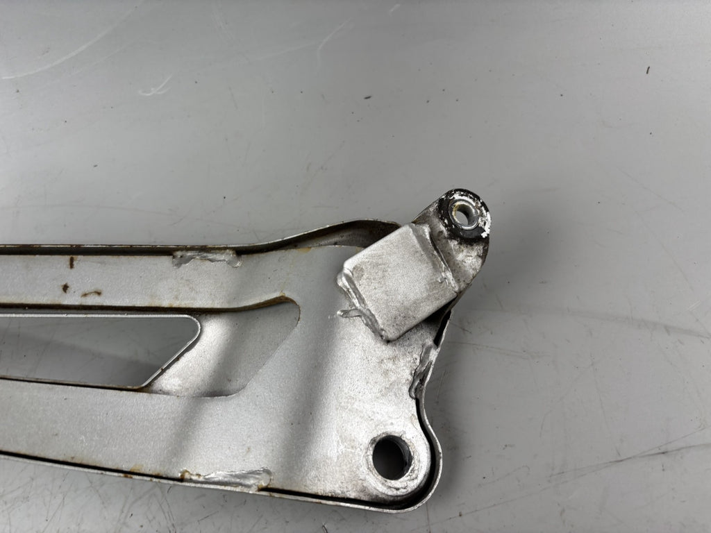 Yamaha YBR 125 RE05 Fußrastenanlage Fußraste rechts links Steps Hangers Halter