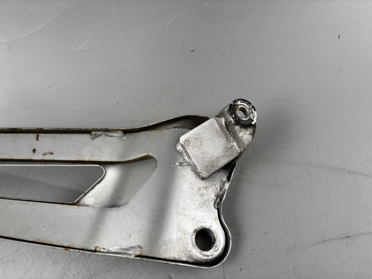 Yamaha YBR 125 RE05 Fußrastenanlage Fußraste rechts links Steps Hangers Halter