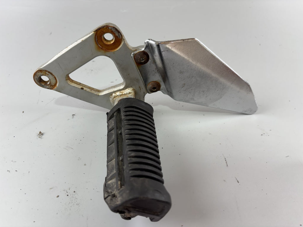 Suzuki GS 500 EU GM51B Fußrastenanlage Fußraste Hangers Step links left