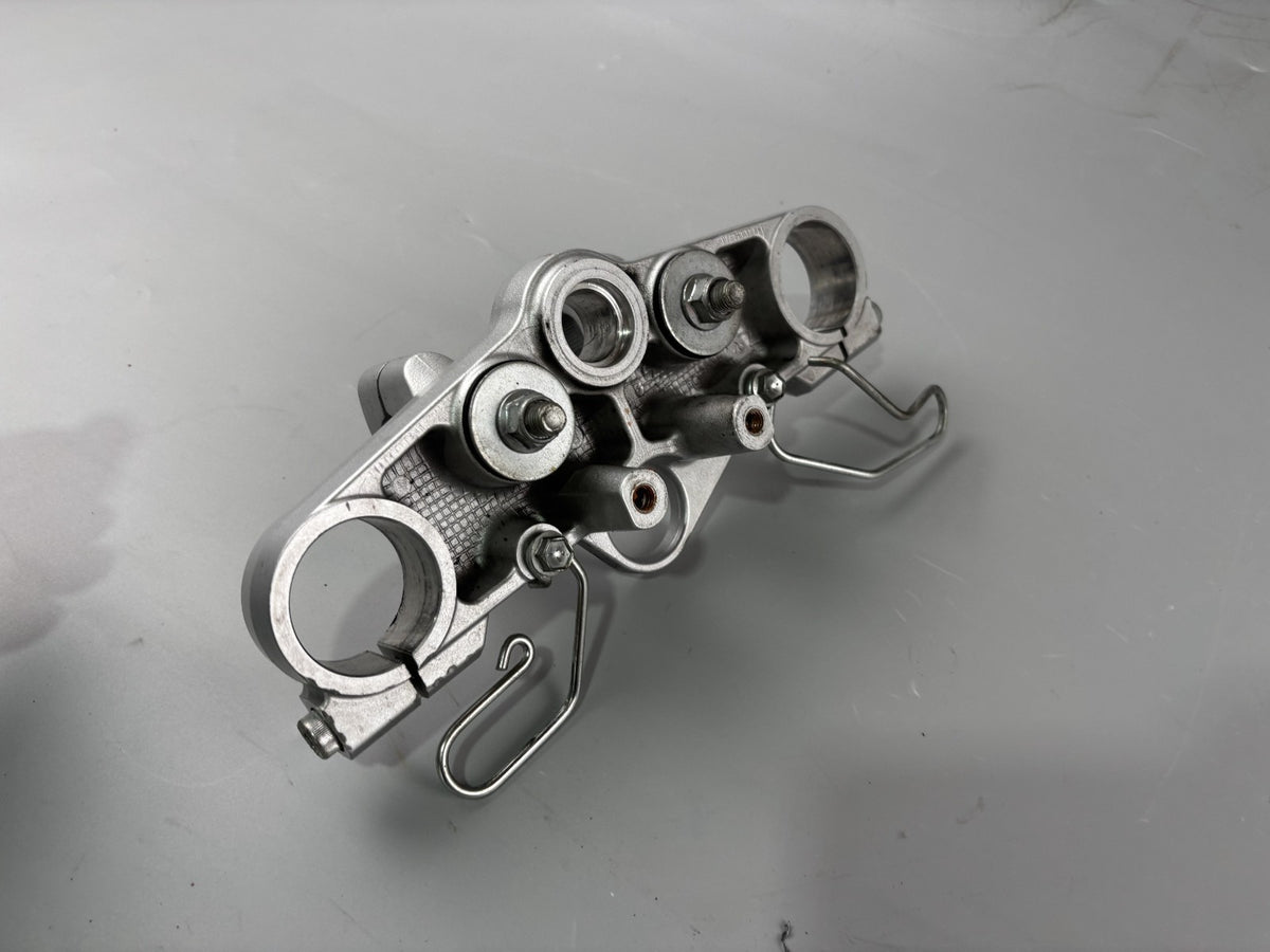 Suzuki GSX 650 F FA WVCJ Gabelbrücke Bridge Verbindung oben obere