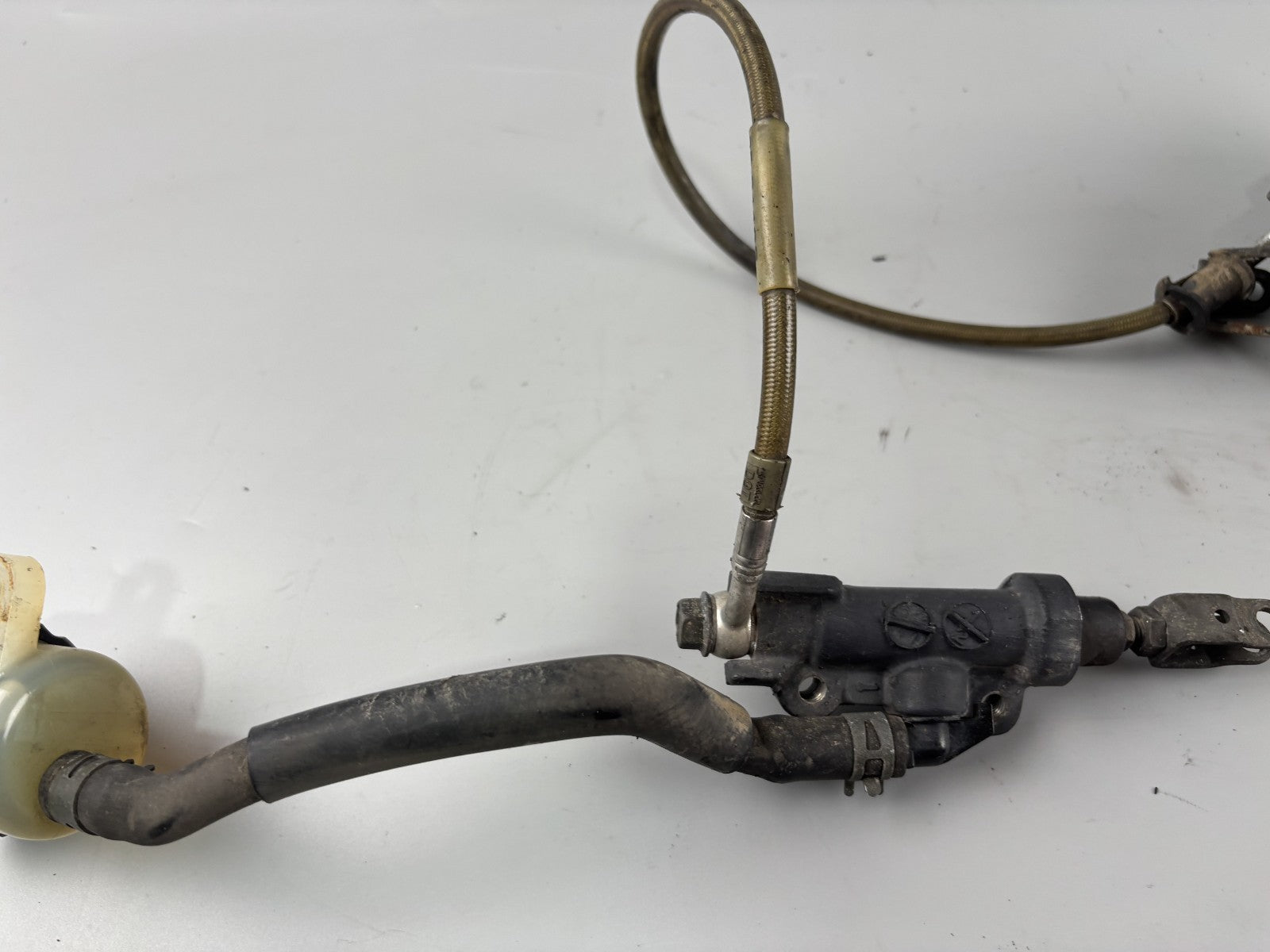 Yamaha FZS600 Fazer RJ02 Bremsanlage Brake Bremse Pumpe Sattel hinten back